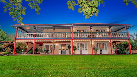 Williams Lodge - Accommodation Main Beach 0