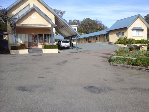 Willows Motel - Accommodation Main Beach 2