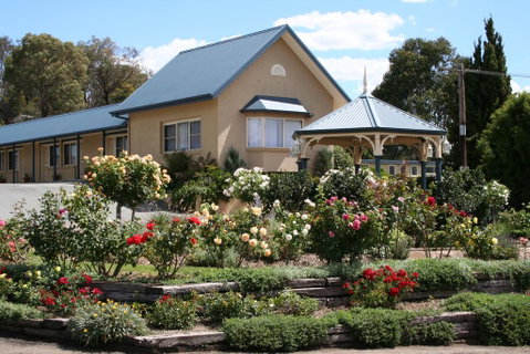 Willows Motel - Accommodation Main Beach 0