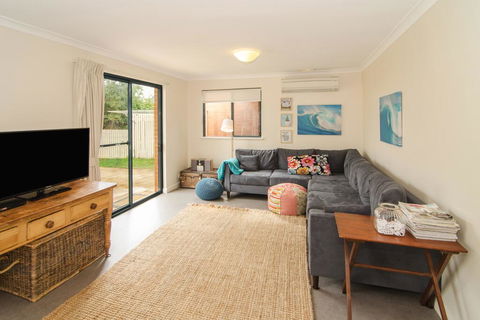Wills - Accommodation Main Beach 3