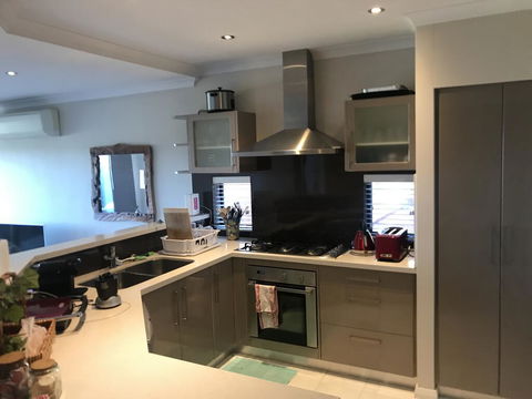 Wilton Place - Accommodation Main Beach 0