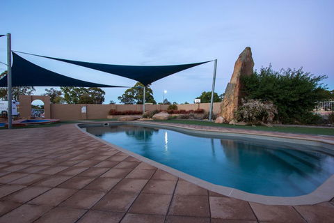 Wimmera Lakes Caravan Resort - Accommodation Main Beach 0