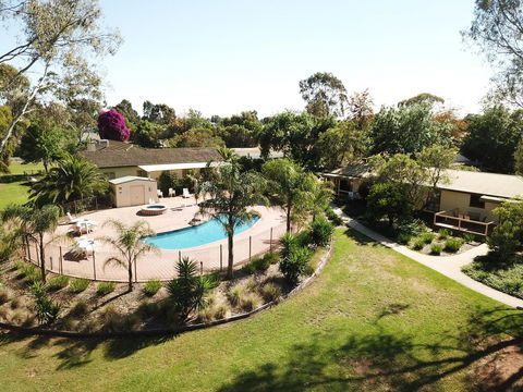 Winbi River Resort Holiday Rentals - Accommodation Main Beach 3