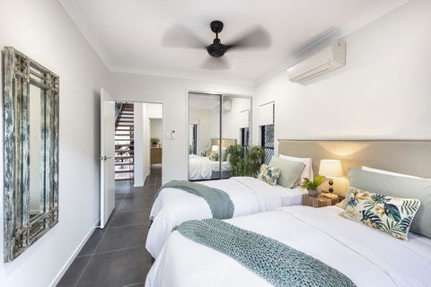WINDFALL IN PALM COVE - Accommodation Main Beach 1