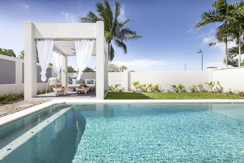 WINDFALL IN PALM COVE - Accommodation Main Beach 0