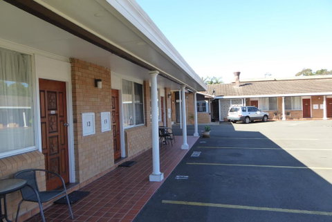 Windmill Motel - Accommodation Main Beach 1