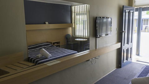 Windsor Motel - Accommodation Main Beach 1