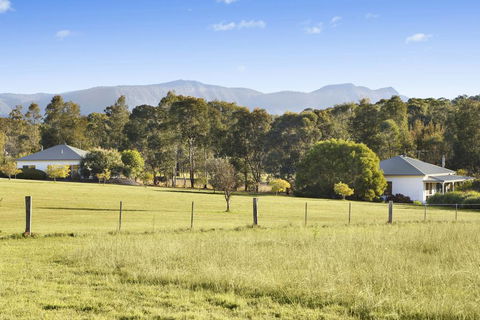 Windsors Edge Cottage Pokolbin - Accommodation Main Beach 1