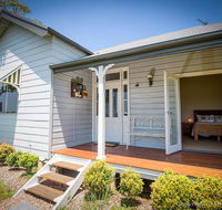 Wine Country Cottage located right at the Hunter Valley gateway close to everything - Accommodation Main Beach
