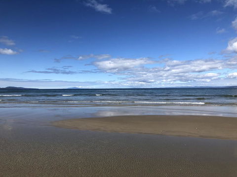 Wineglass - Accommodation Main Beach 1