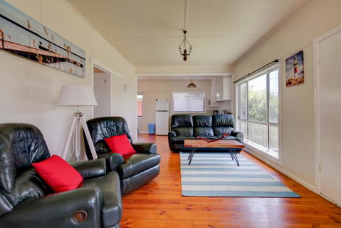 Wings And Waves - Accommodation Main Beach 0
