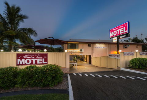 Winter Sun Motel - Accommodation Main Beach 0