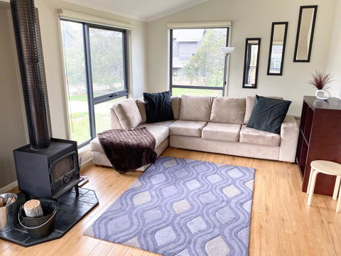 Winterfell - Accommodation Main Beach 2