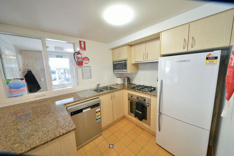 Wintergreen 3 - Accommodation Main Beach 2