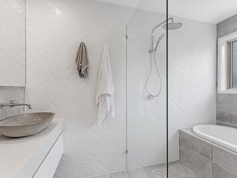 Wirragulla, 10 Marty Avenue - Stylish Modern House With Ducted Air Con & WIFI - Accommodation Main Beach 0