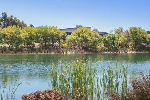 Wirraway Luxury Chalet - Accommodation Main Beach 0