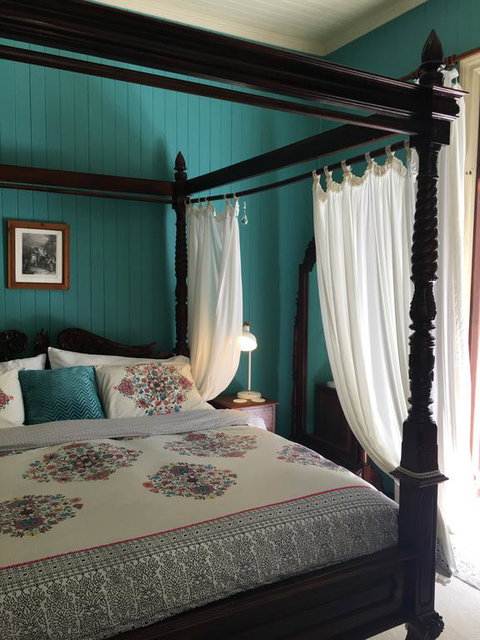 Wiss House Bed & Breakfast - Accommodation Main Beach 1