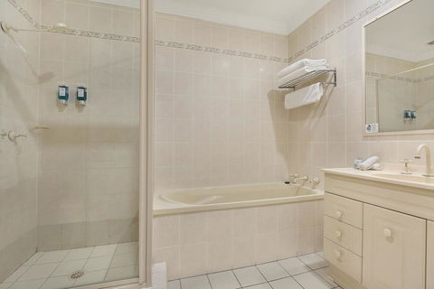 Wollongong Serviced Apartments - Accommodation Main Beach 2