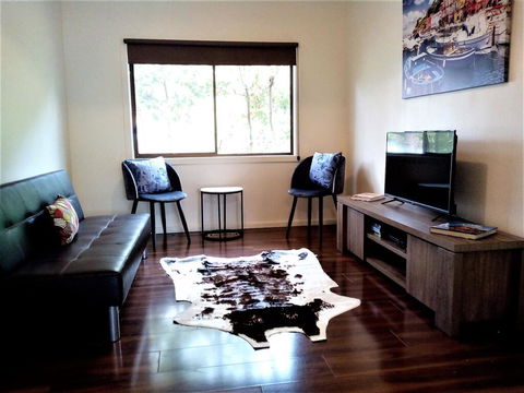 Wombat Cottage Albury - Accommodation Main Beach 2