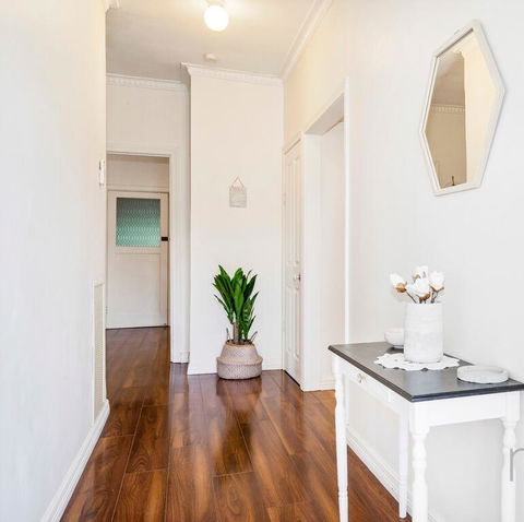 Wombat Cottage Albury - Accommodation Main Beach 1