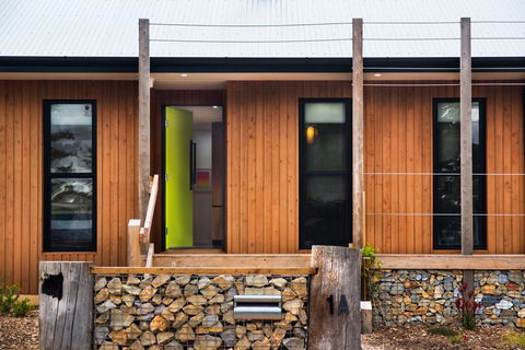 Wombat Hill Lodge - Accommodation Main Beach 0