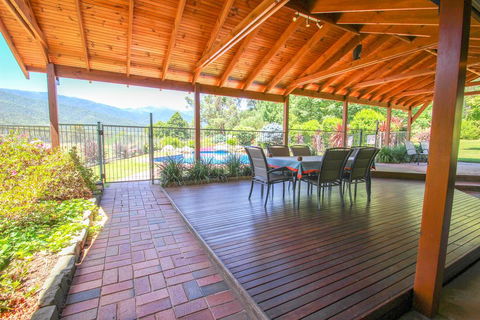 Wombat Hollow - Accommodation Main Beach 0