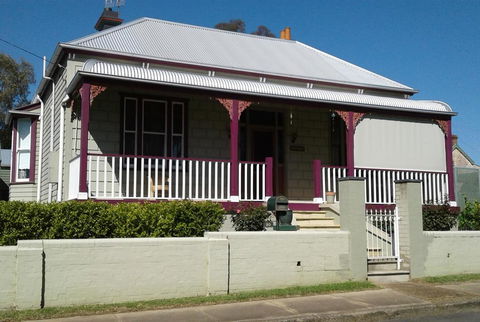 Wombermere - Accommodation Main Beach 0