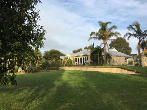 Wonderland Hobby Farm - Accommodation Main Beach 0