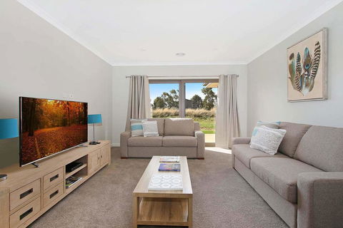 Woodbine Waters - Accommodation Main Beach 0