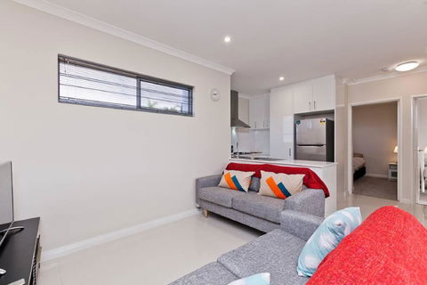 Woodlands - Home With A View - Accommodation Main Beach 0