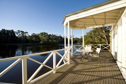 Woodman Estate - Accommodation Main Beach 3