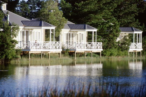 Woodman Estate - Accommodation Main Beach 2