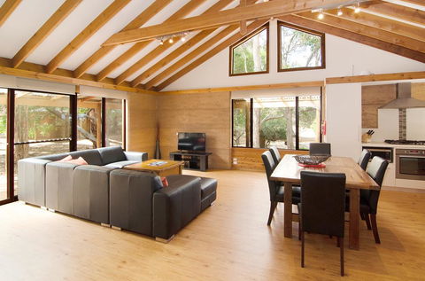Woodstone Possum Cottage - Accommodation Main Beach 3