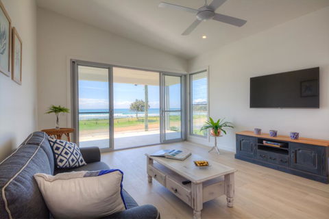 Woolgoolga By The Sea - Accommodation Main Beach 0
