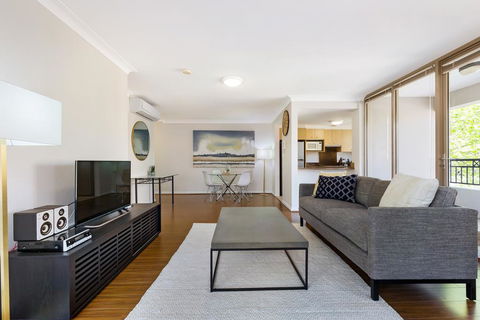 Woolloomooloo Modern Apartment 12BRK - Accommodation Main Beach 0