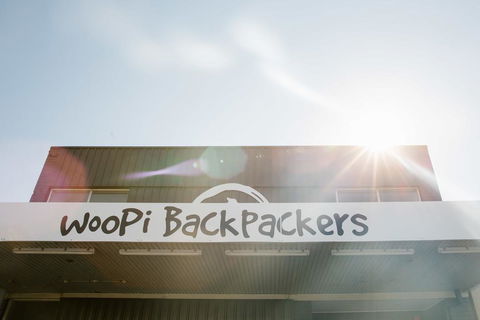 Woopi Backpackers - Accommodation Main Beach 2