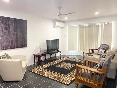 Woorim Secluded Palms Cottage - Accommodation Main Beach 2