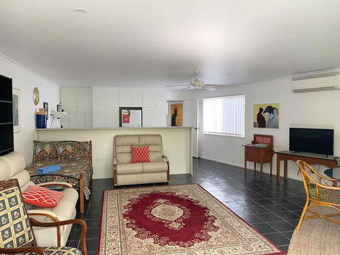Woorim Secluded Palms Villa - Accommodation Main Beach 1