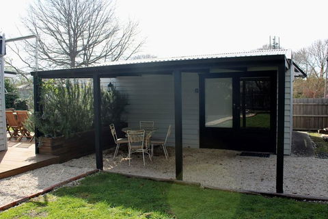 Wormwood Studio - Accommodation Main Beach 0