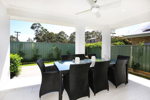 Wowly Waters - Pet Friendly - 1 Min Walk To Beach - Accommodation Main Beach 1