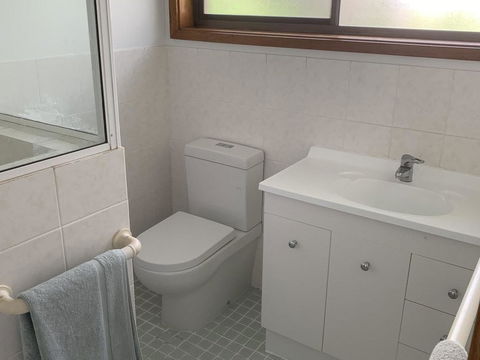 Wreck Beach Cottage @ Shoal Bay - Accommodation Main Beach 2