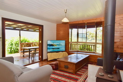 Wyndella Retreat - Accommodation Main Beach 2