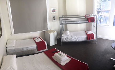Wynyard Hotel - Accommodation Main Beach 2