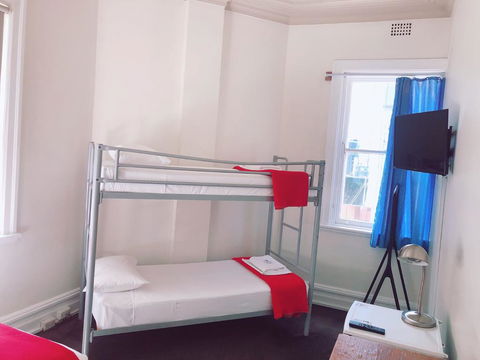 Wynyard Hotel - Accommodation Main Beach 3