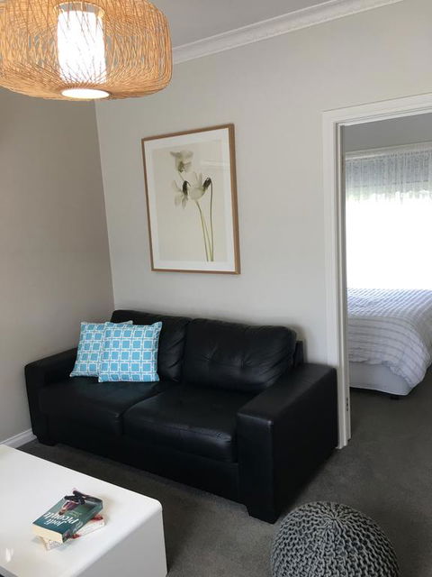 Wypinga B&B - Pet Friendly - Accommodation Main Beach 1