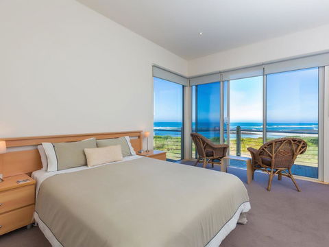 WYTONIA 1 - Accommodation Main Beach 0