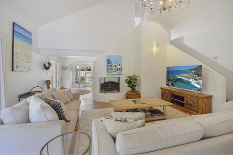 Wyuna Drive - Accommodation Main Beach 0