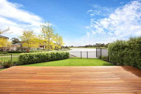 Xus Residence - Accommodation Main Beach 1