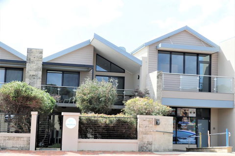 Yallingup Beach Resort - Accommodation Main Beach 1