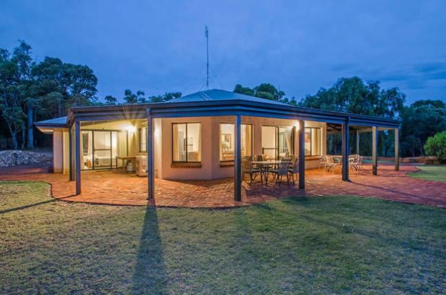  Accommodation Main Beach